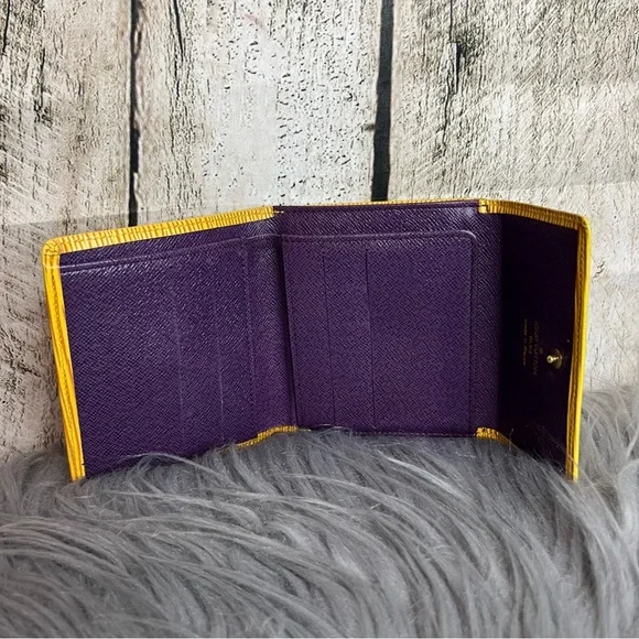 LOUIS VUITTON - Epi compact wallet